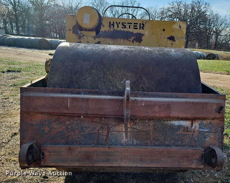 image for item OJ9168 Hyster double drum vibratory roller