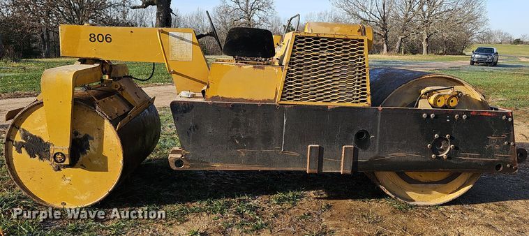 image for item OJ9168 Hyster double drum vibratory roller