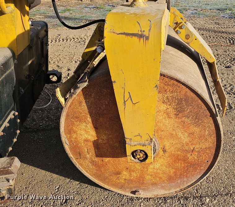 image for item OJ9168 Hyster double drum vibratory roller