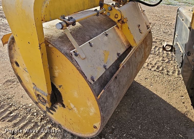 image for item OJ9168 Hyster double drum vibratory roller
