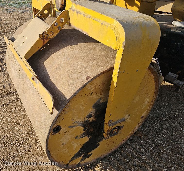 image for item OJ9168 Hyster double drum vibratory roller