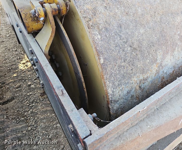 image for item OJ9168 Hyster double drum vibratory roller