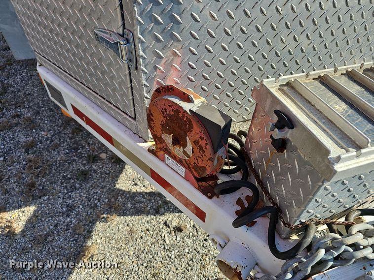 image for item OJ9215 Sauber Trailer 1594 Oil filtration trailer