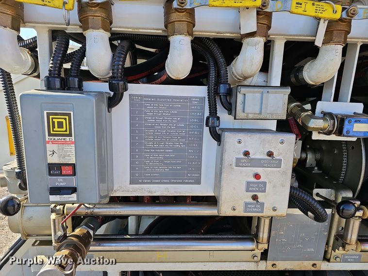 image for item OJ9215 Sauber Trailer 1594 Oil filtration trailer