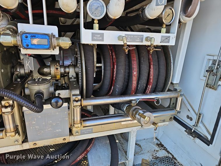 image for item OJ9215 Sauber Trailer 1594 Oil filtration trailer