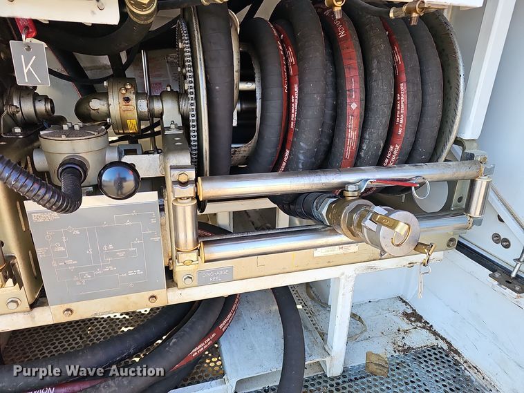 image for item OJ9215 Sauber Trailer 1594 Oil filtration trailer