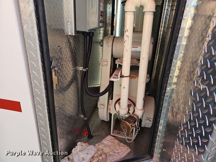 image for item OJ9215 Sauber Trailer 1594 Oil filtration trailer