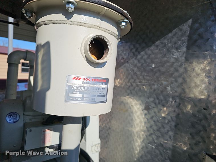 image for item OJ9215 Sauber Trailer 1594 Oil filtration trailer