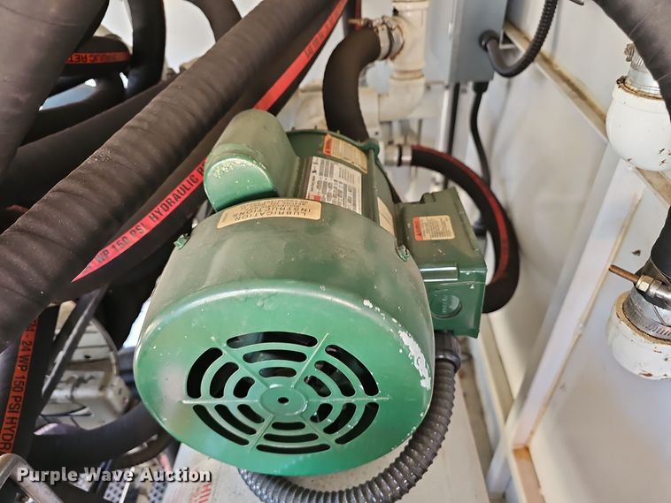 image for item OJ9215 Sauber Trailer 1594 Oil filtration trailer