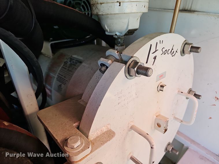 image for item OJ9215 Sauber Trailer 1594 Oil filtration trailer