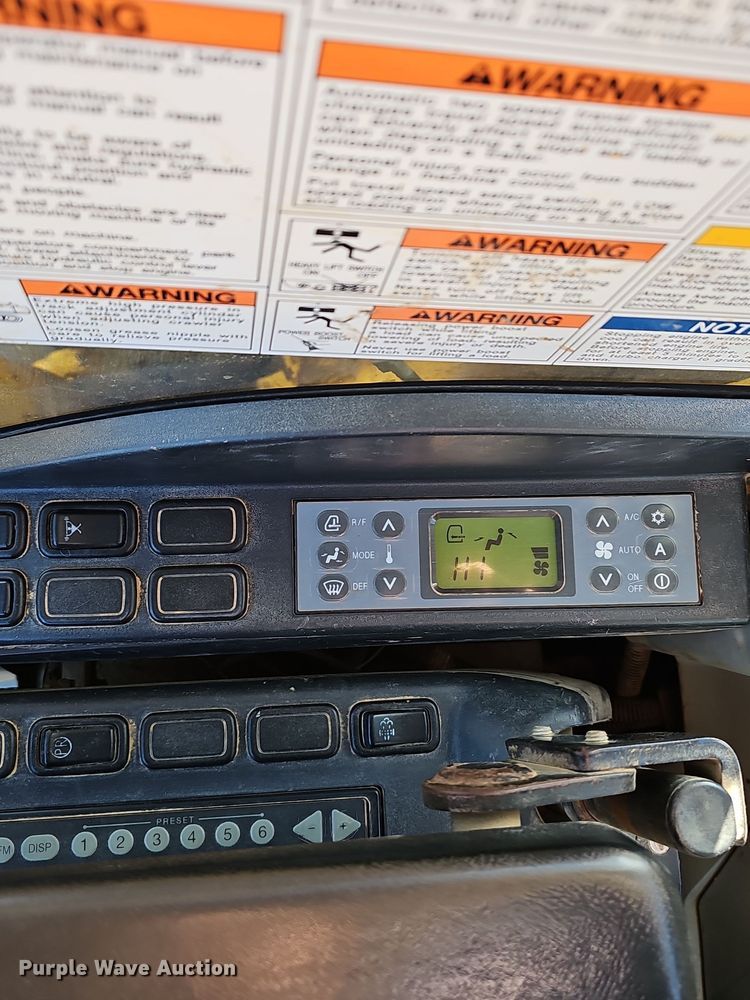 image for item OJ9226 Kobelco SK230SRLC-3 excavator