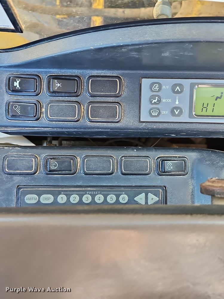 image for item OJ9226 Kobelco SK230SRLC-3 excavator