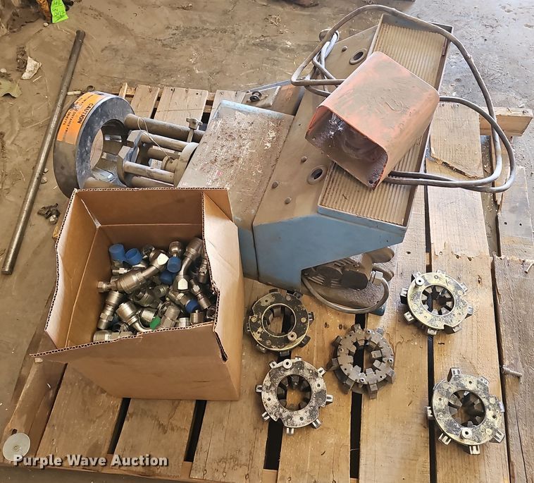 image for item OJ9239 Aeroquip hydraulic hose crimper