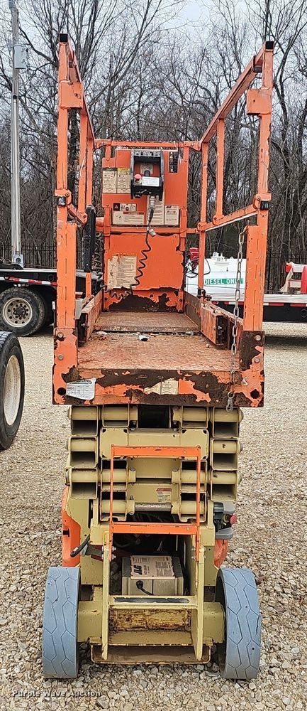 image for item OJ9278 2015 JLG 2632ES scissor lift