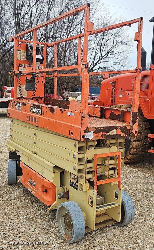 image for item OJ9278 2015 JLG 2632ES scissor lift