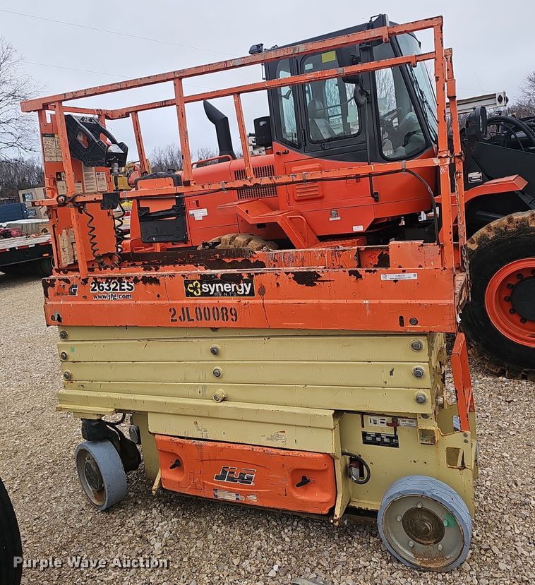 image for item OJ9278 2015 JLG 2632ES scissor lift