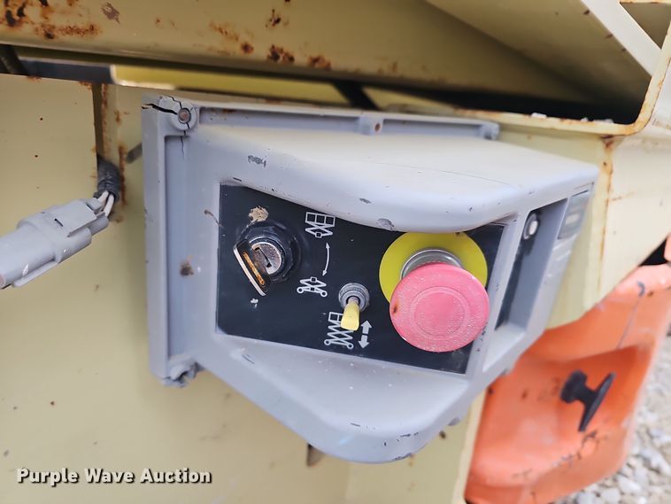 image for item OJ9278 2015 JLG 2632ES scissor lift