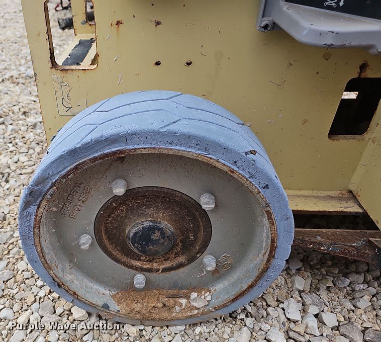 image for item OJ9278 2015 JLG 2632ES scissor lift