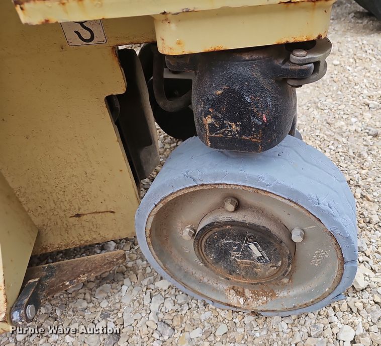 image for item OJ9278 2015 JLG 2632ES scissor lift