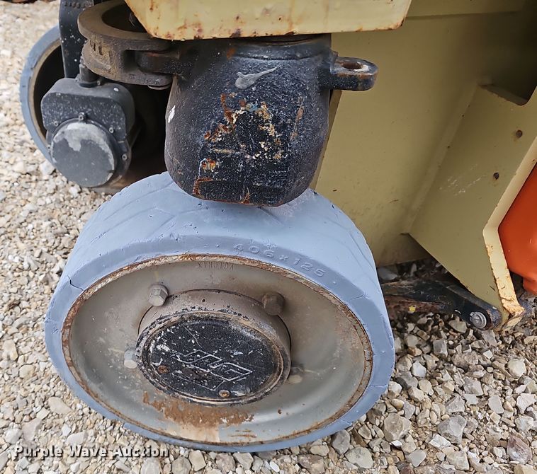 image for item OJ9278 2015 JLG 2632ES scissor lift