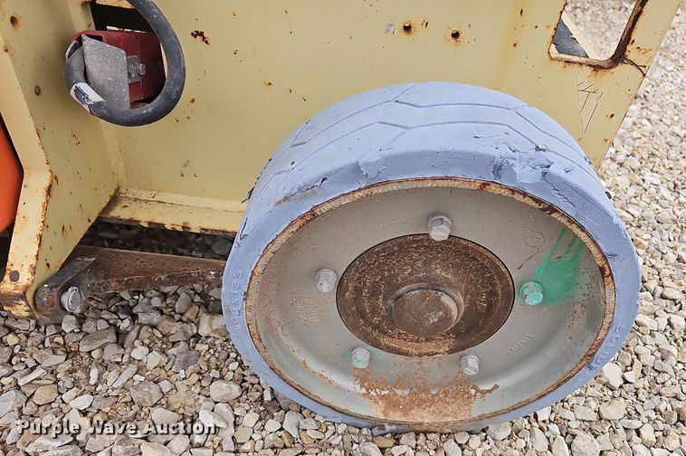 image for item OJ9278 2015 JLG 2632ES scissor lift