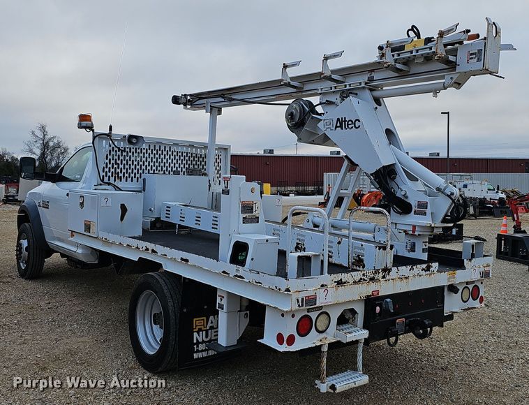 image for item OJ9283 2016 Dodge Ram 5500 flatbed truck