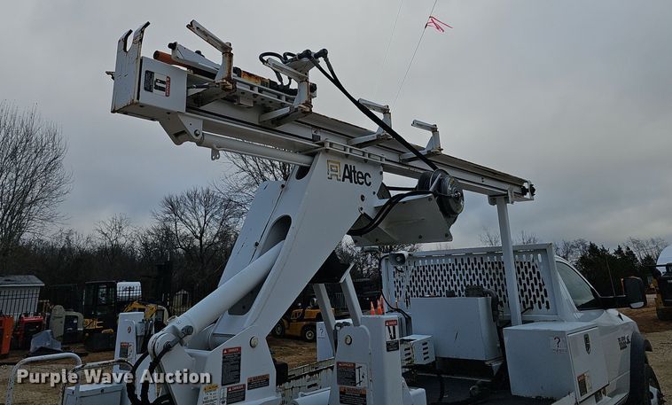 image for item OJ9283 2016 Dodge Ram 5500 flatbed truck