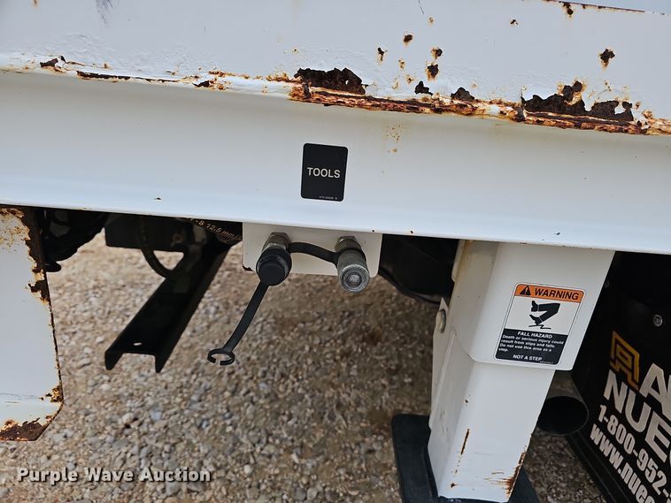 image for item OJ9283 2016 Dodge Ram 5500 flatbed truck