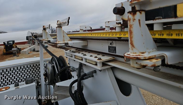 image for item OJ9283 2016 Dodge Ram 5500 flatbed truck