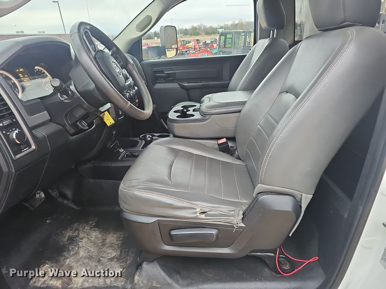 image for item OJ9283 2016 Dodge Ram 5500 flatbed truck