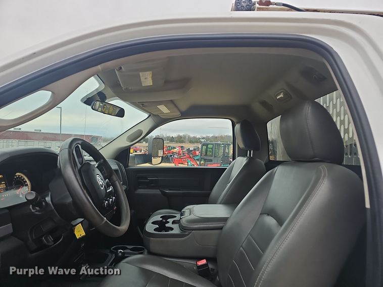 image for item OJ9283 2016 Dodge Ram 5500 flatbed truck