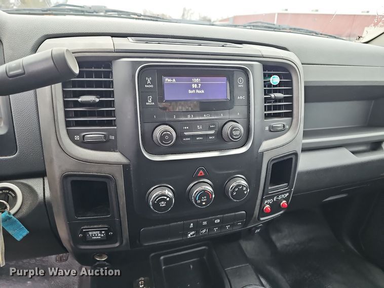 image for item OJ9283 2016 Dodge Ram 5500 flatbed truck