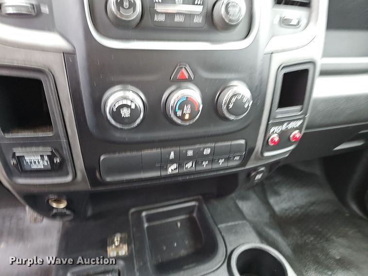 image for item OJ9283 2016 Dodge Ram 5500 flatbed truck