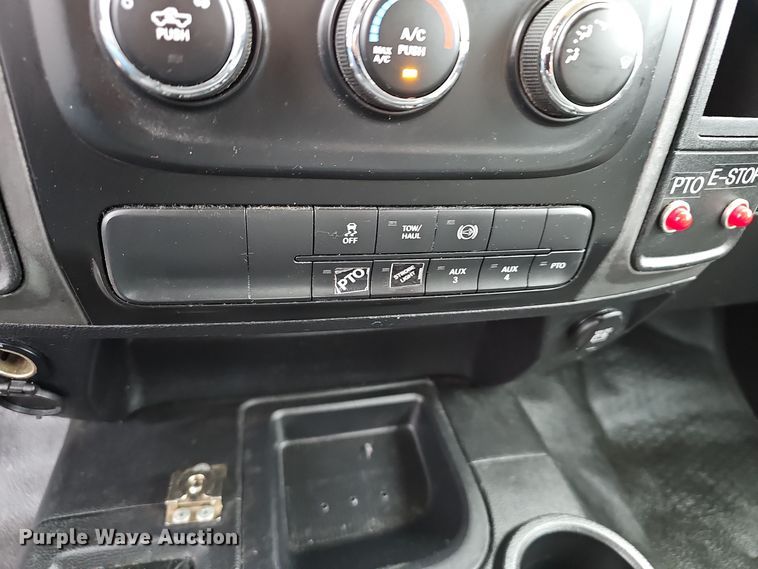 image for item OJ9283 2016 Dodge Ram 5500 flatbed truck