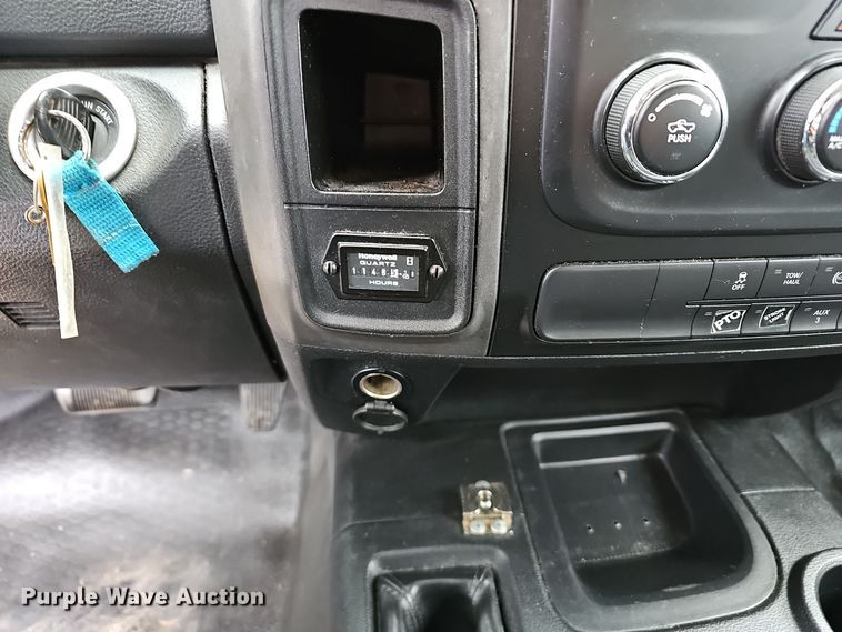 image for item OJ9283 2016 Dodge Ram 5500 flatbed truck