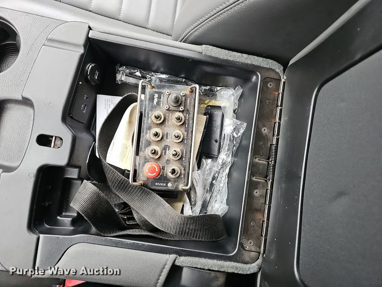 image for item OJ9283 2016 Dodge Ram 5500 flatbed truck