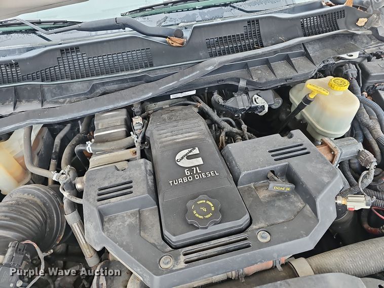 image for item OJ9283 2016 Dodge Ram 5500 flatbed truck