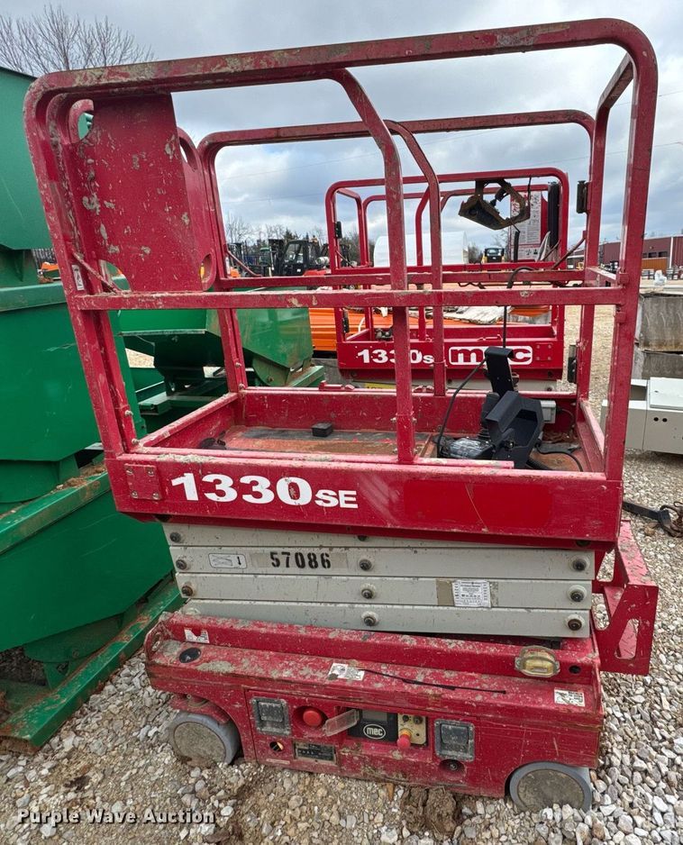 image for item OJ9299 (2) 2018 MEC 1330SE scissor lifts