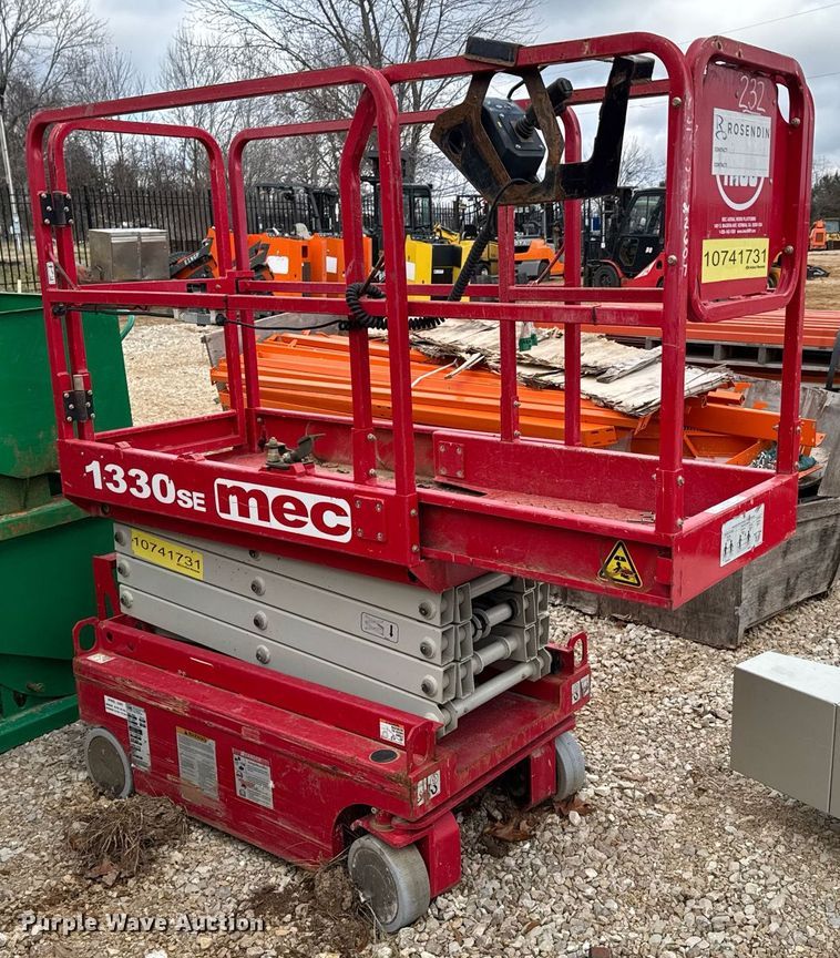 image for item OJ9299 (2) 2018 MEC 1330SE scissor lifts