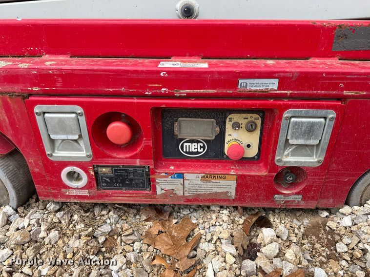 image for item OJ9299 (2) 2018 MEC 1330SE scissor lifts