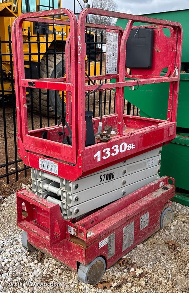 image for item OJ9299 (2) 2018 MEC 1330SE scissor lifts