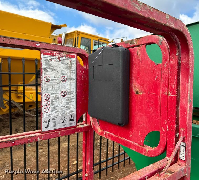 image for item OJ9299 (2) 2018 MEC 1330SE scissor lifts