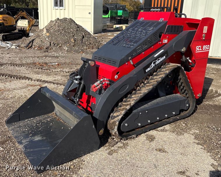 image for item OK9336 2024 Valley Pioneer SCL850 compact utility loader