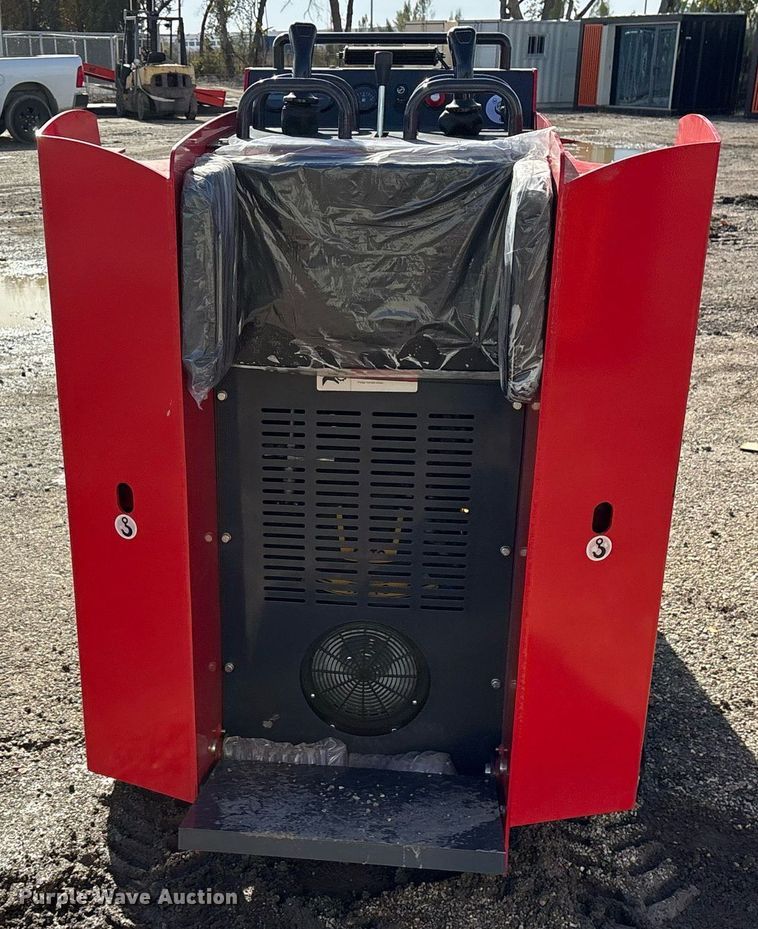 image for item OK9336 2024 Valley Pioneer SCL850 compact utility loader