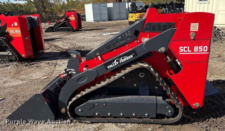 image for item OK9336 2024 Valley Pioneer SCL850 compact utility loader
