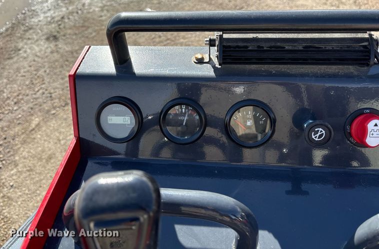 image for item OK9336 2024 Valley Pioneer SCL850 compact utility loader