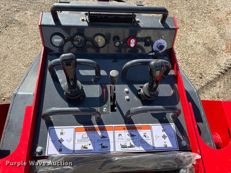 image for item OK9336 2024 Valley Pioneer SCL850 compact utility loader