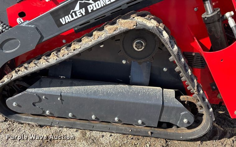 image for item OK9336 2024 Valley Pioneer SCL850 compact utility loader