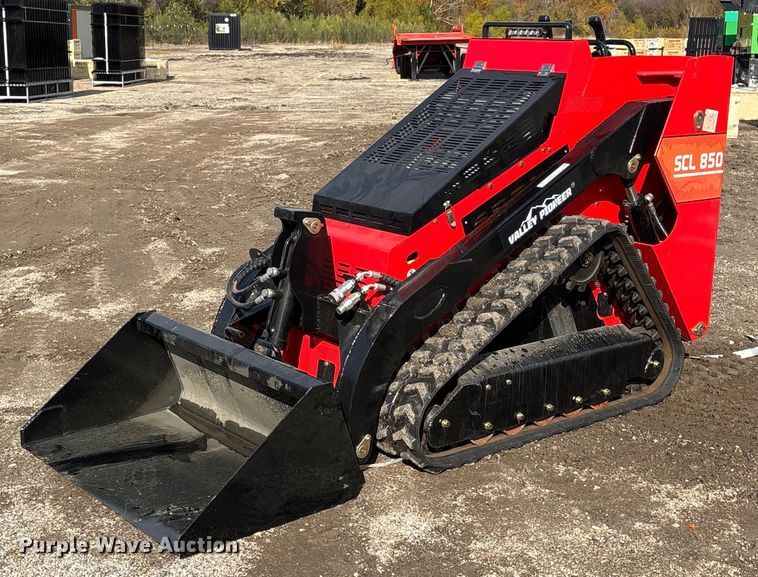 image for item OK9337 2024 Valley Pioneer SCL850 compact utility loader
