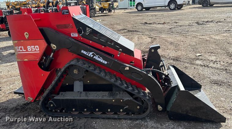 image for item OK9337 2024 Valley Pioneer SCL850 compact utility loader